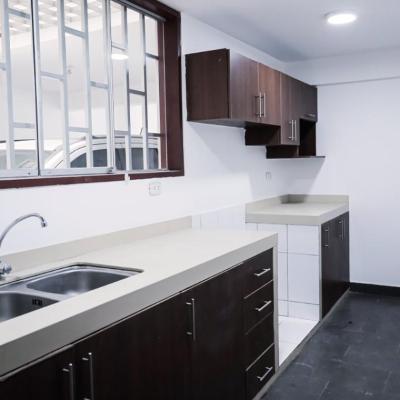 VENTA DE DEPARTAMENTO EN 1° PISO EN URB. SANTA VICTORIA